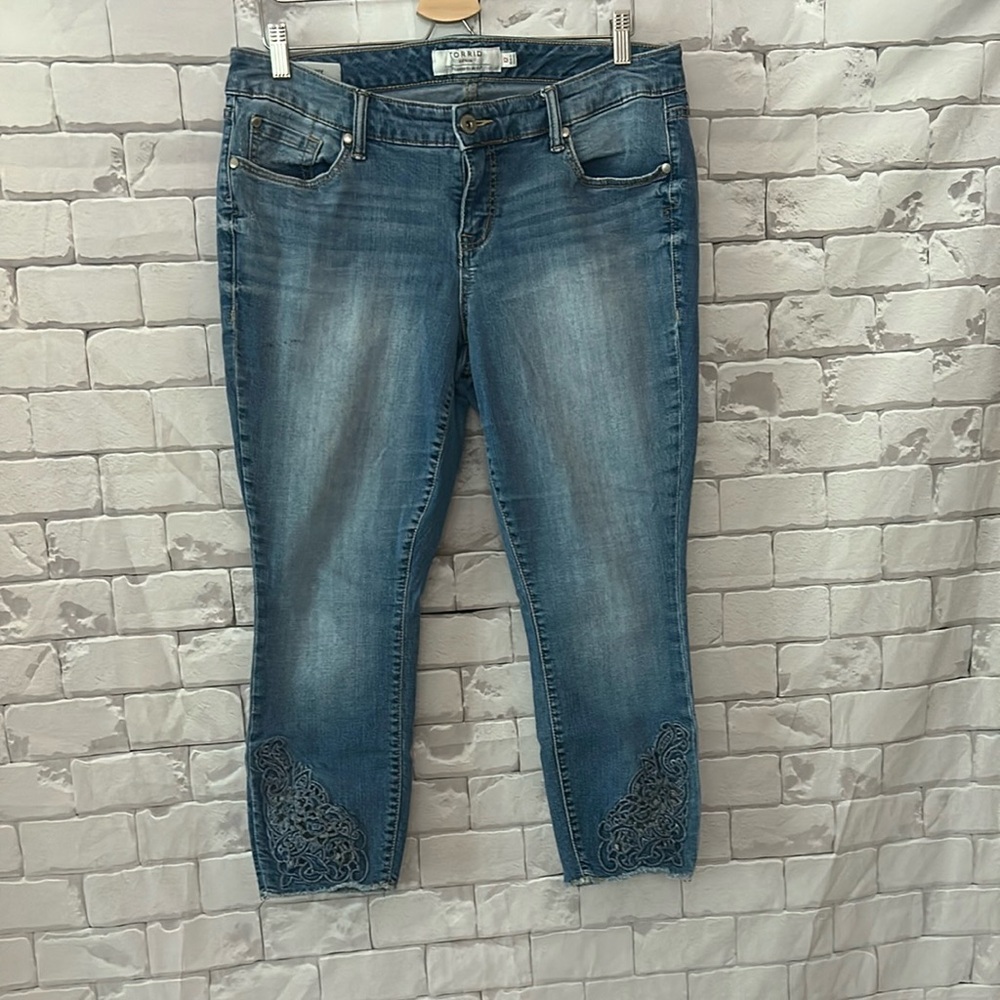 Torrid Blue Cropped Jeans with Embroidery Size 12